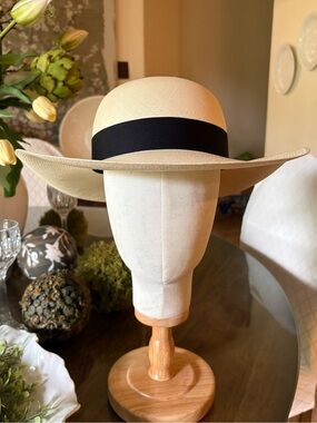 Modesto Wide Brim Straw Sun Hat with Black Band made in Ecuador NWOT